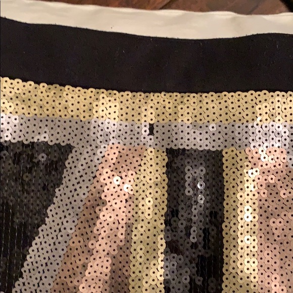 Bebe Sequin skirt in gold, black, silver & bronze - Picture 2 of 6